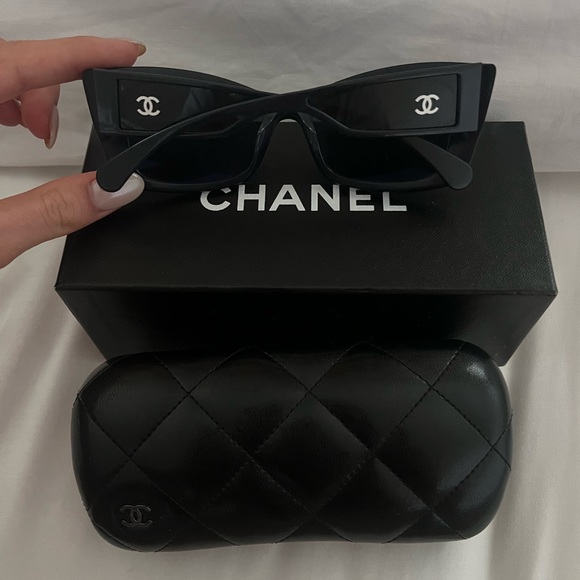 CHANEL SUNGLASSES - Picture 6 of 6